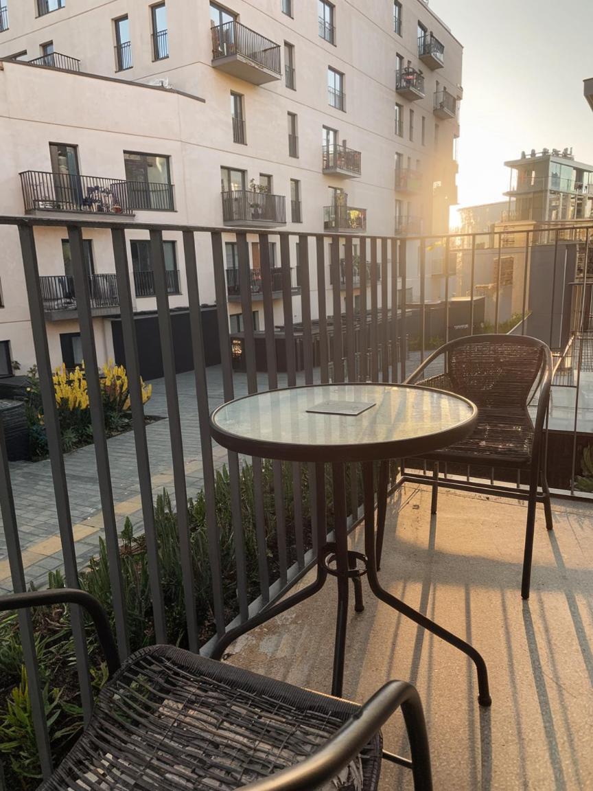 Kurkowa 14 By The River - 900 Steps To Market Apartment Wroclaw
